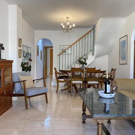 Penthouse Clavero Casasol * 内尔哈